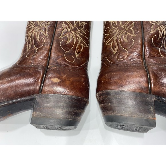 Women’s Justin cowboy boots size 7 C brown western